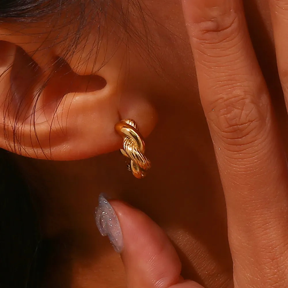 Bella Twist Hoop Earrings | 18K Gold Plated