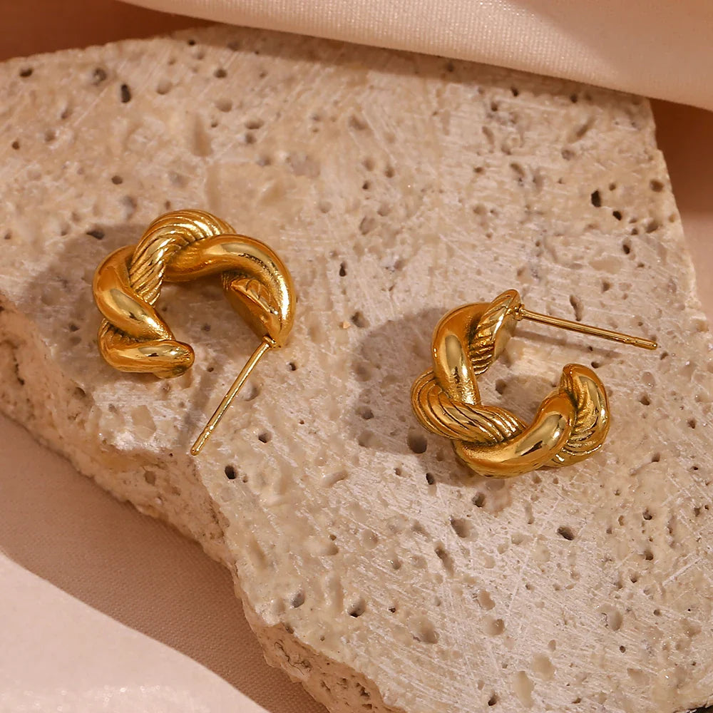 Bella Twist Hoop Earrings | 18K Gold Plated